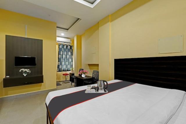 Hotel H K Residency Near Kalakshetra Guwahati Exterior foto